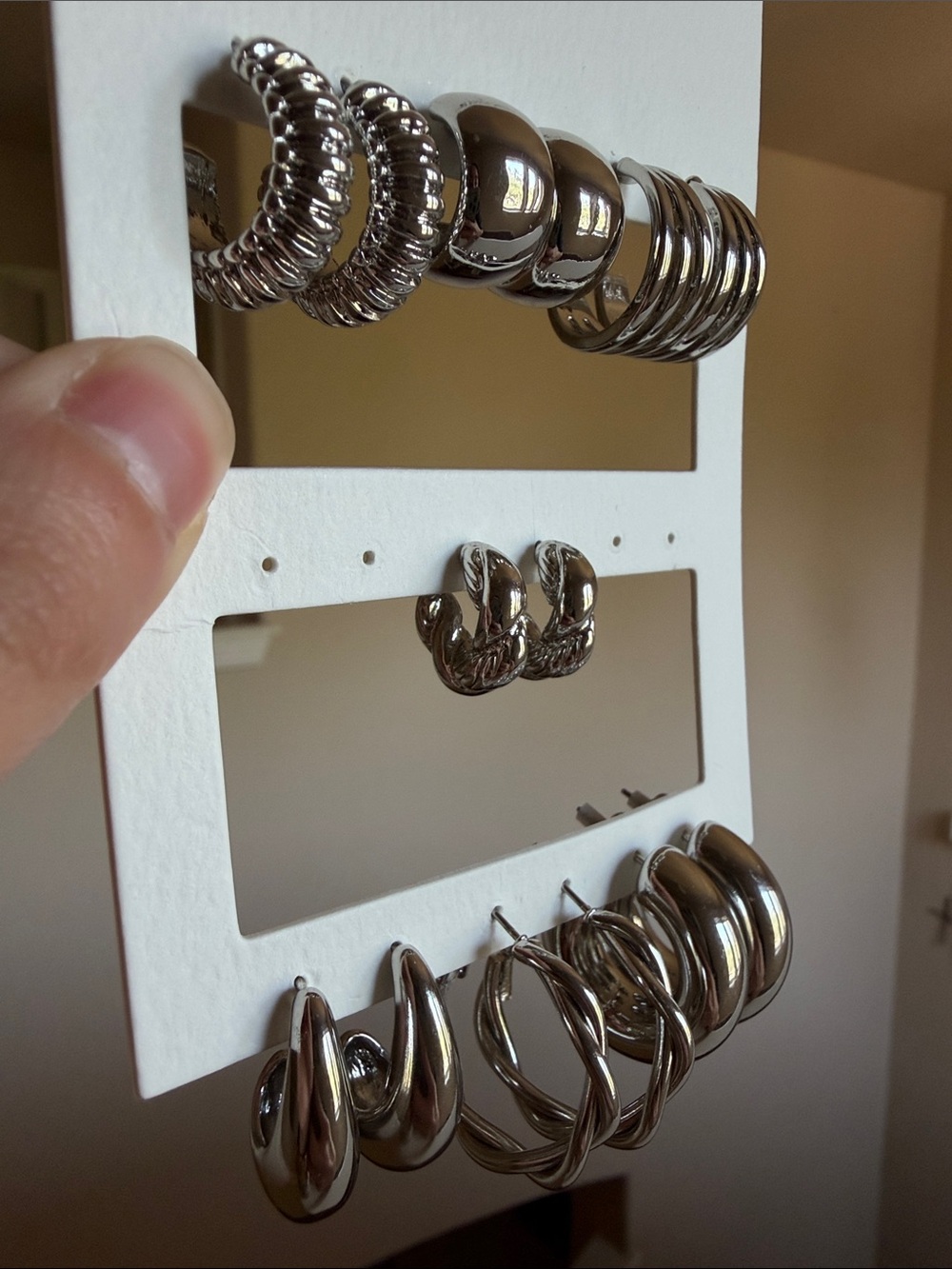 AE 7 pairs of silver earrings - Picture 5 of 5